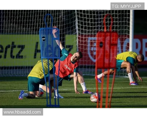 足球明星之间的友谊揭秘哪些球员关系密切成最佳搭档